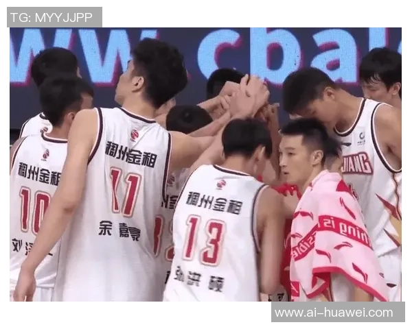 深圳篮球队在邀请赛中以90分稳居积分榜首位展现强劲实力 深圳篮球队在邀请赛中以90分稳居积分榜首位展现强劲实力